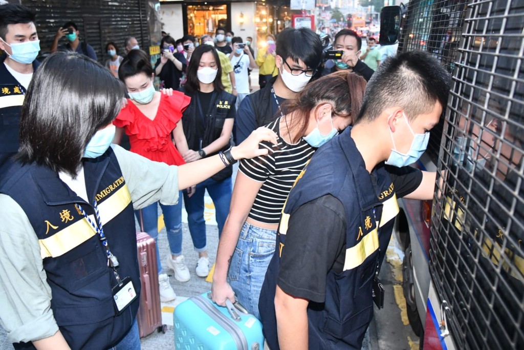 3名泰國籍女子被帶走調查。