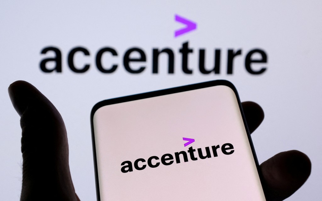 全球大型管理顧問公司埃森哲（Accenture），公布將在未來18個月裁減1.9萬名員工。路透