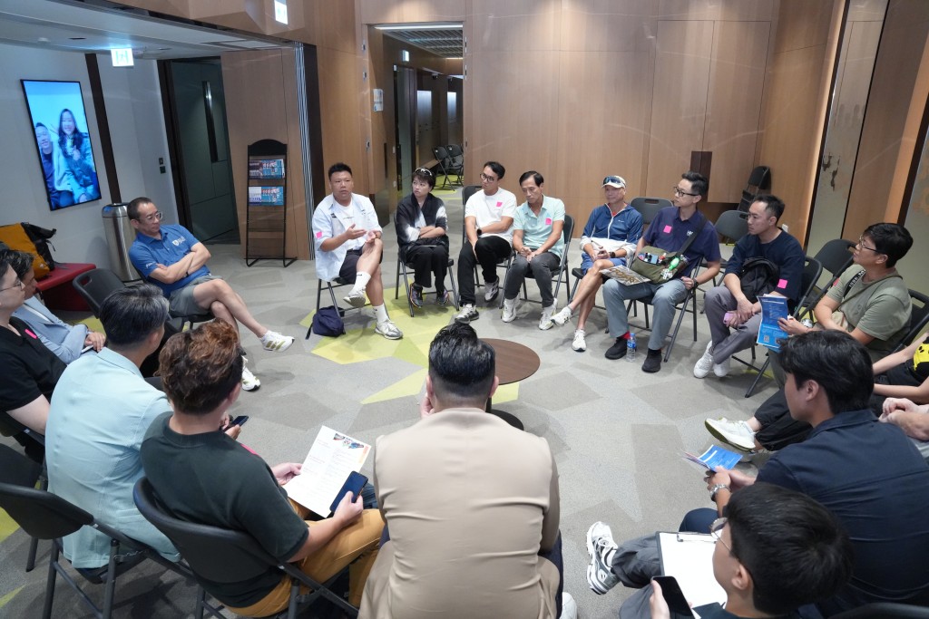 青途主席、民建聯立法會議員鄭泳舜舉辦 「《SportHK 2030+》體育產業化研討會，逾百體育界精英參與。青途提供