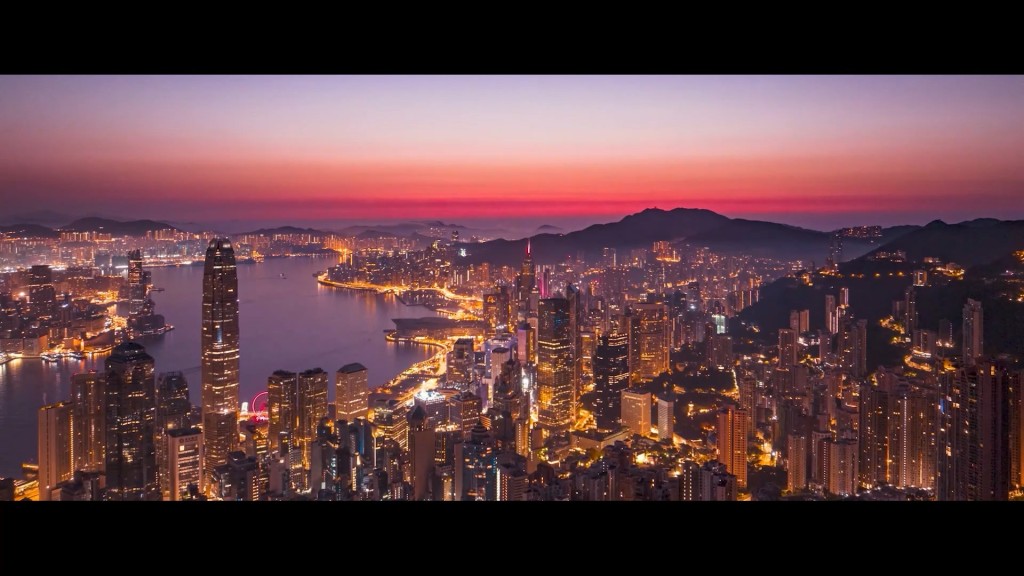 《我們是彼此的光》MV見香港迷人夜景。微博@人民海軍
