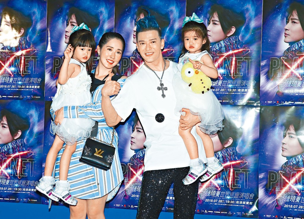 提起女兒朵朵與多多，東東即一臉甜絲絲。