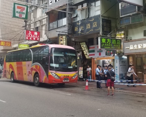 警方正封鎖現場，調查意外原因。 歐陽偉光攝