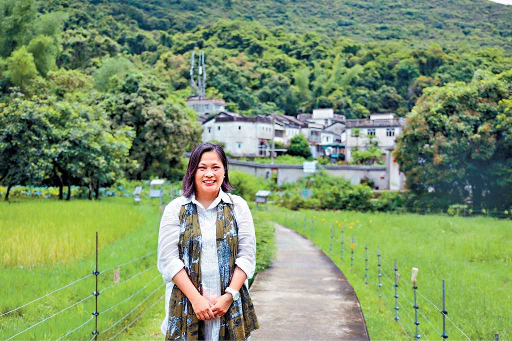 羅惠儀最喜歡停留於新娘路一帶,可見風水林環抱整條村落。