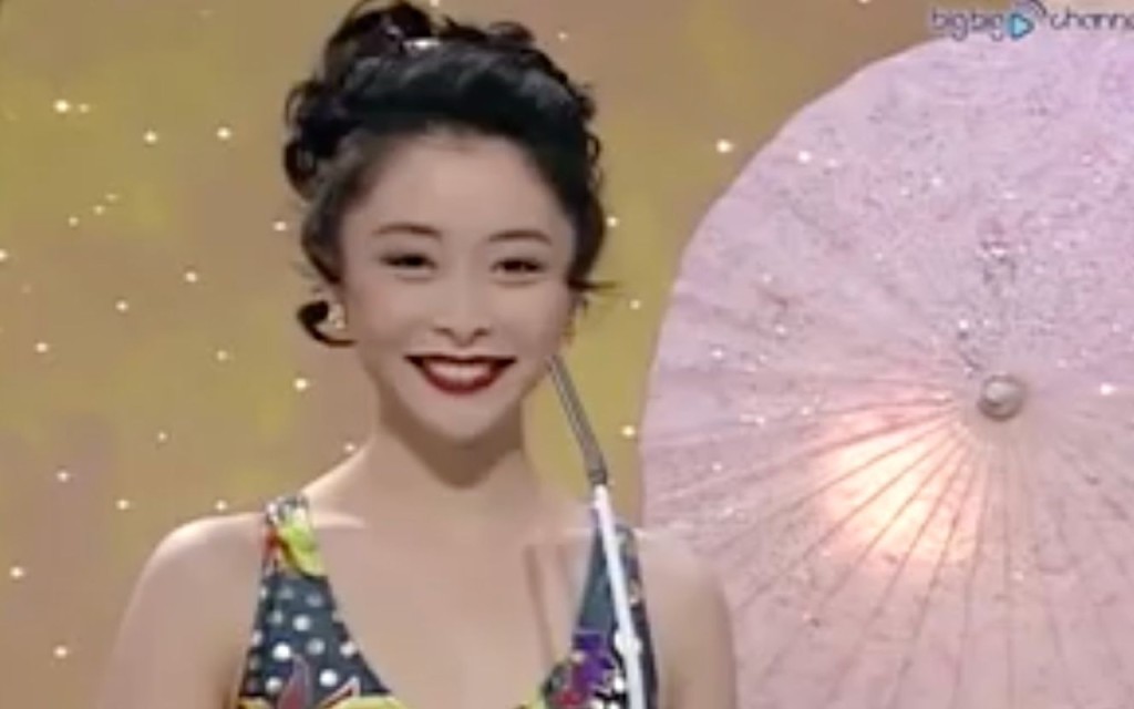 1995年到港参选国际华裔小姐竞选后加入TVB。