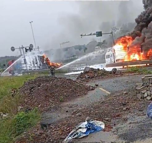 龙游县交通事故现场。