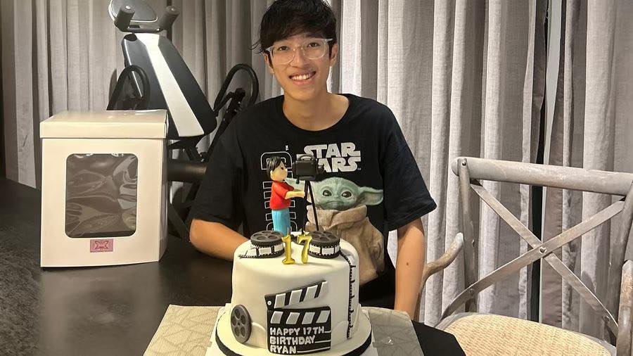 李克勤大仔已經17歲。