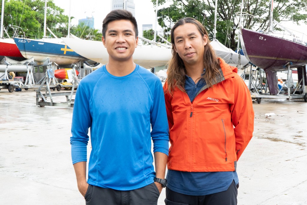 前港队帆船运动员王傲文(左)及谢劭杰(右)均为「Happy Go号」船员。 公关图片
