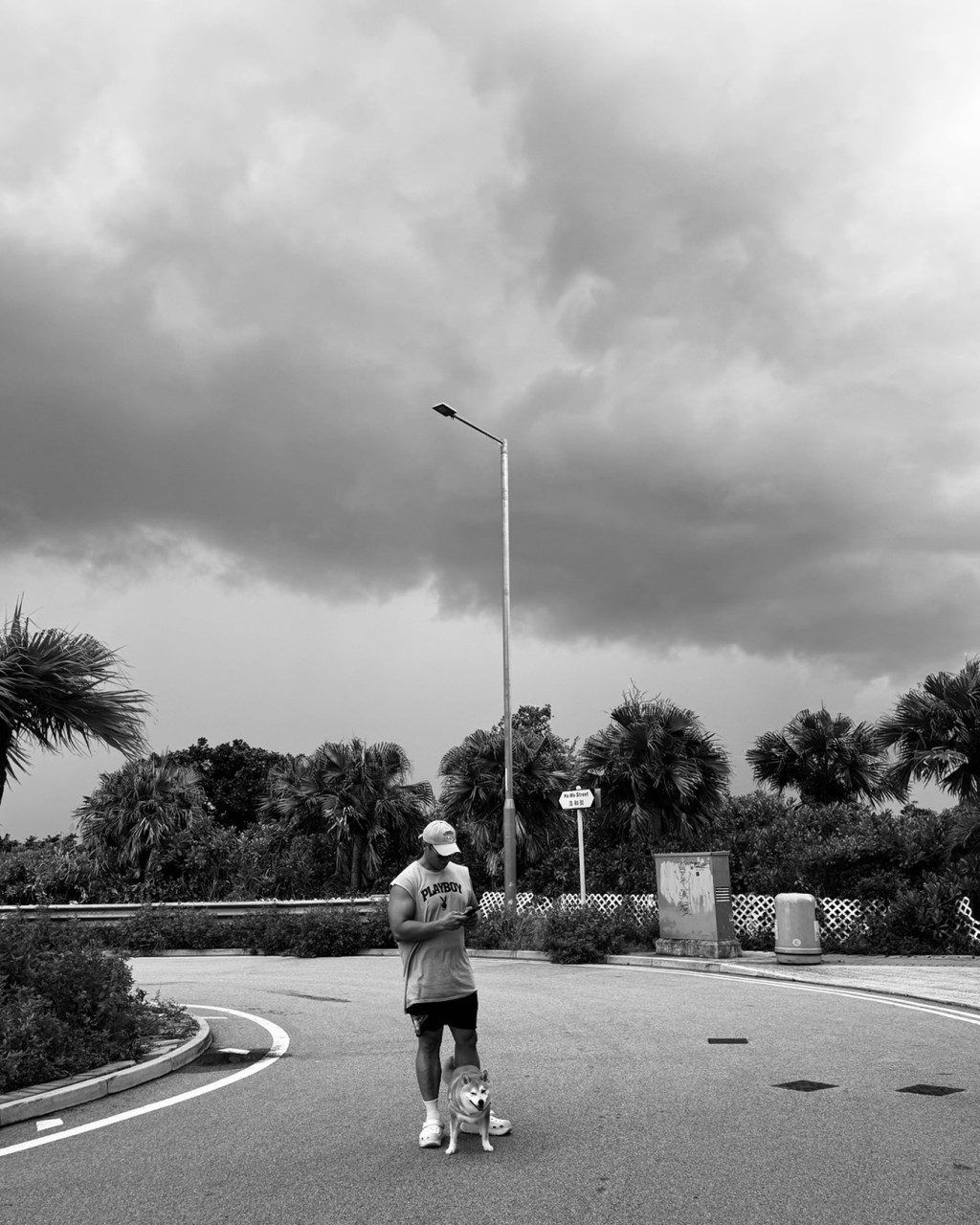  何偉豪的女友在社交平台發文悼念，指自己難以接受消息，又稱何是自己的超級英雄，是她的驕傲。網上圖片