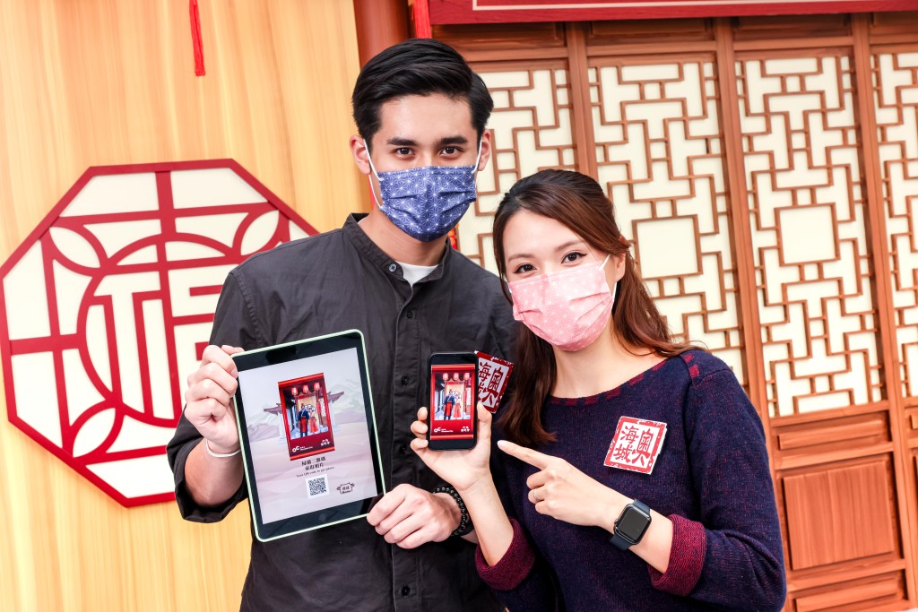 在AR虚拟汉服照相馆可毫不费功夫地穿上特色汉服。(奥海城) 在AR虚拟汉服照相馆可毫不费功夫地穿上特色汉服。(奥海城)