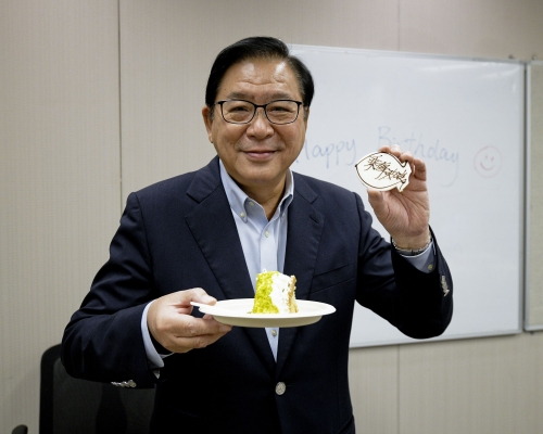 林健鋒六十九歲生日，希望大家快快衝出疫境。