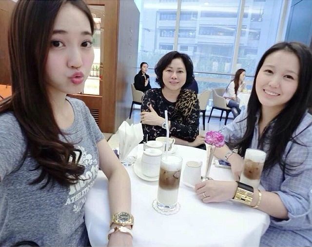 王棠云曾分享與母親合照。 王棠云曾分享與母親合照。