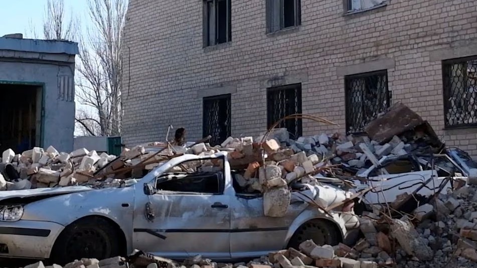 乌克兰东部城镇遭俄军炮击。路透社