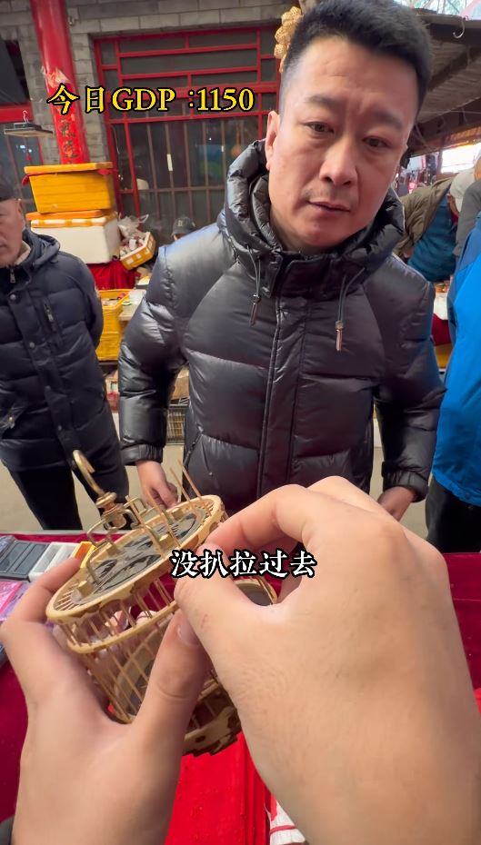 武新偉悉心繁殖蟈蟈及拍短片推廣，吸引不少鳴蟲玩家。抖音