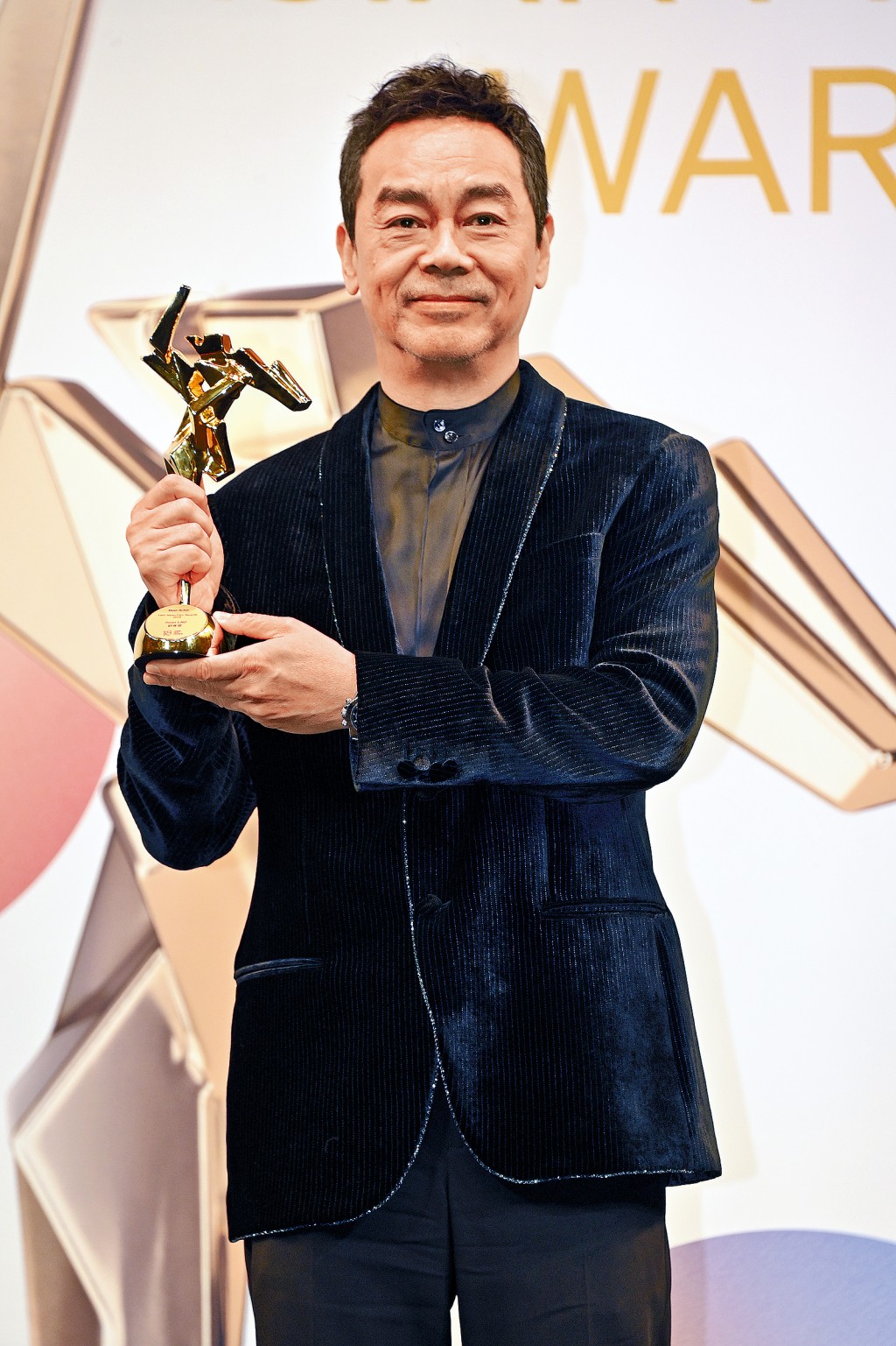 劉青雲憑《爸爸》封影帝，享受戲裏戲外都被叫「爸爸」。