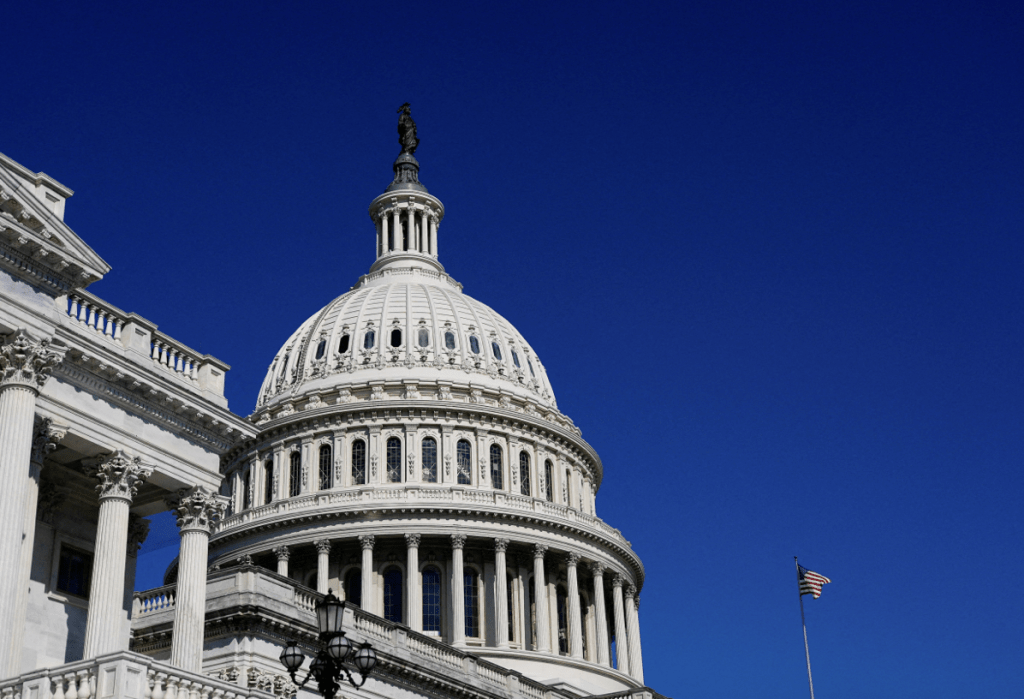 美国参议院当地周四(8日)通过一项跨党派决议案,限制总统特朗普在未经国会授权下,对委内瑞拉采取进一步军事行动。路透社 美国参议院当地周四(8日)通过一项跨党派决议案,限制总统特朗普在未经国会授权下,对委内瑞拉采取进一步军事行动。路透社