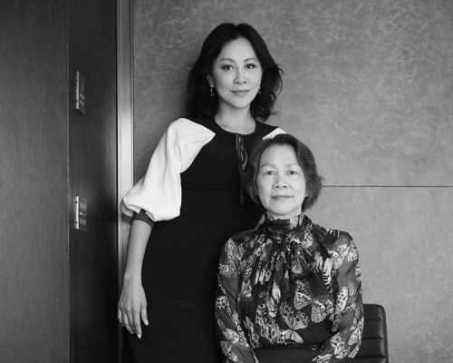 劉嘉玲在社交平台上祝福媽媽生日快樂。