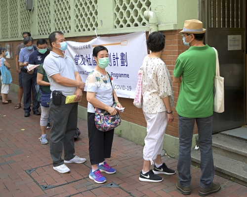 目前有37萬人已到中心採集樣本。