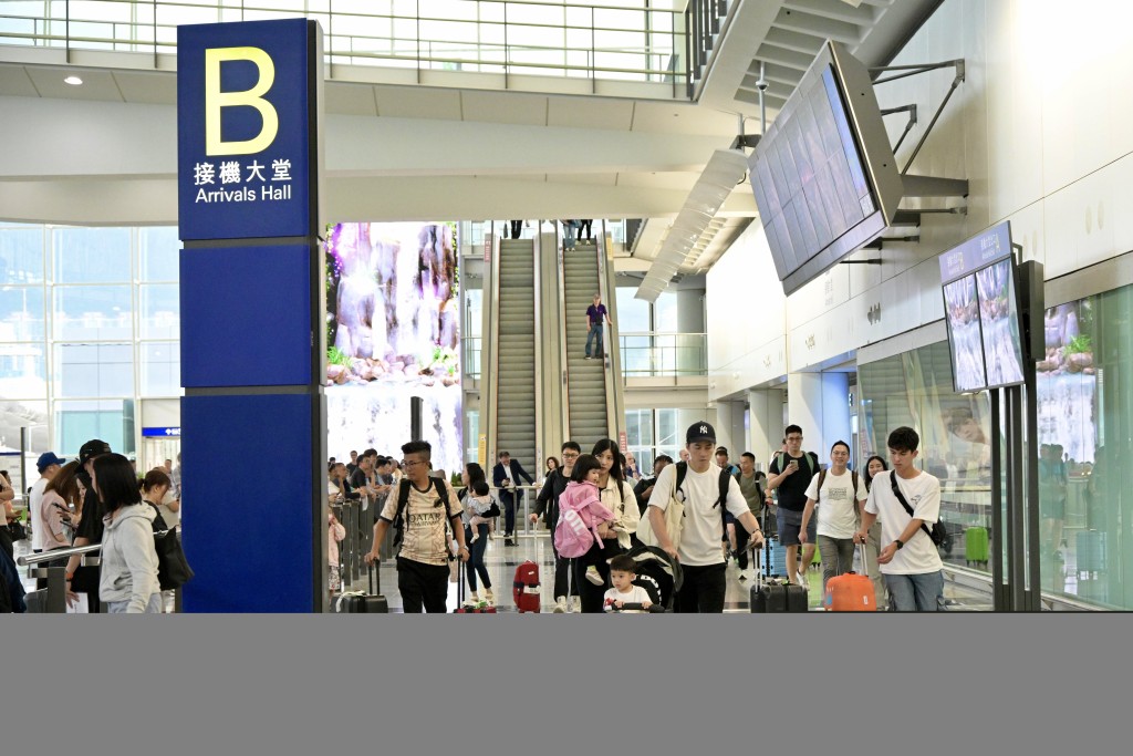 國泰航空一航班因二副機師未能通過酒精測試要延誤。