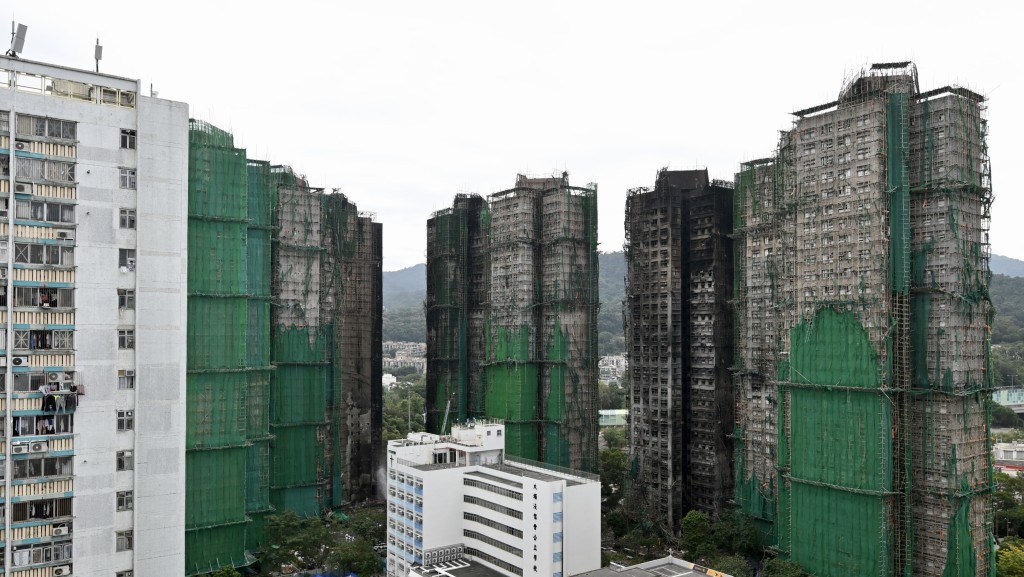 陳克勤承諾,將持續做好地區工作,尤其是「宏福苑」災後重建事宜。 陳克勤承諾,將持續做好地區工作,尤其是「宏福苑」災後重建事宜。