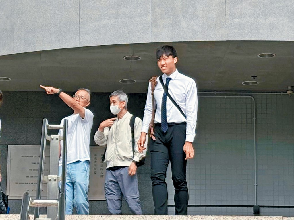 被告柳國豪稱在網上購買俗稱「偉哥」的他達拉非及昔多芬用以控制血壓。