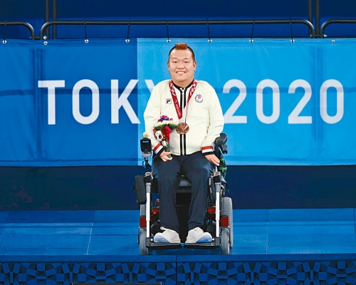 梁育榮硬地滾球混合BC四級個人賽擊敗鄭遠森，贏得銅牌。