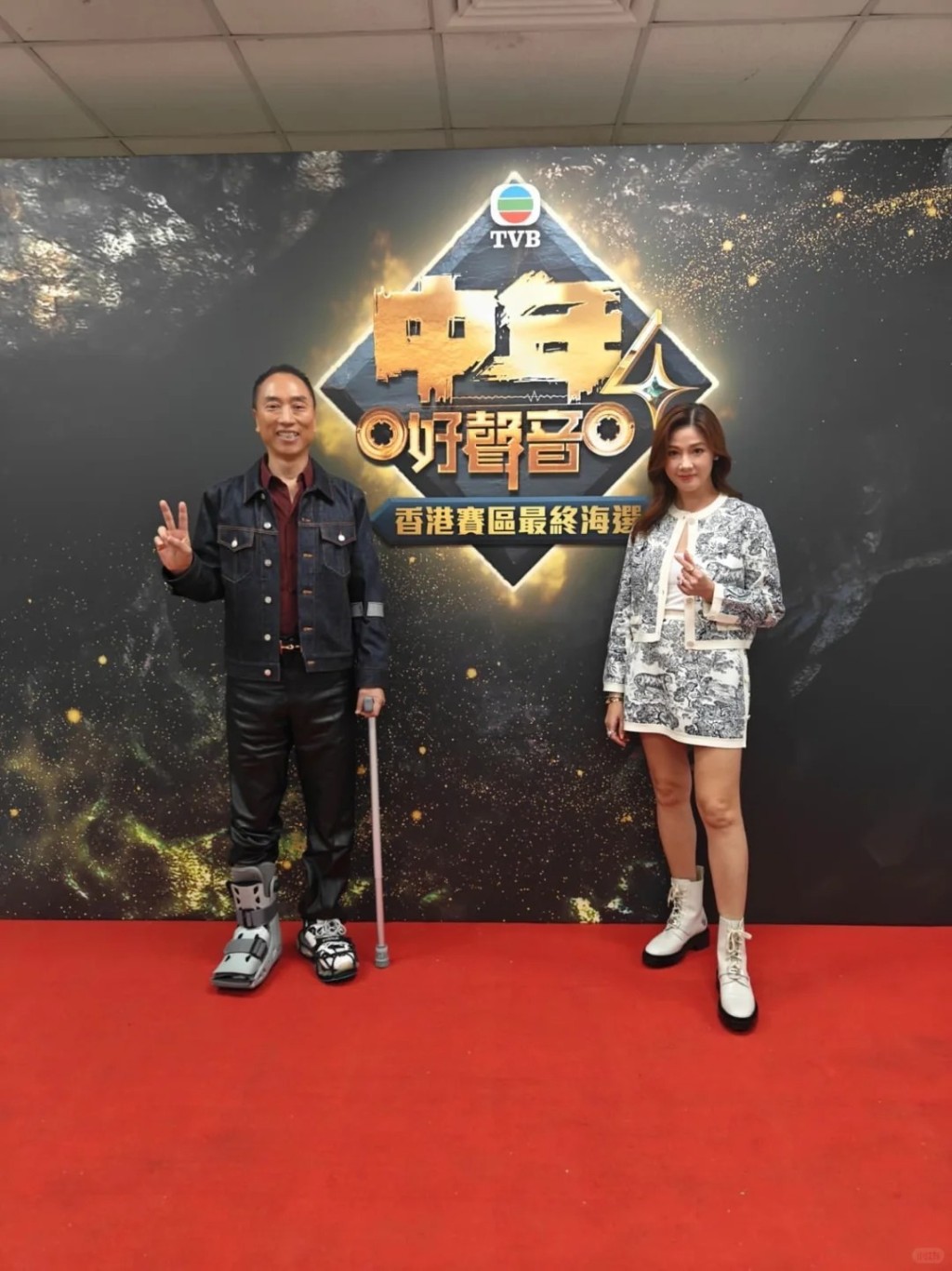 鄔友正悄悄地完成面試。