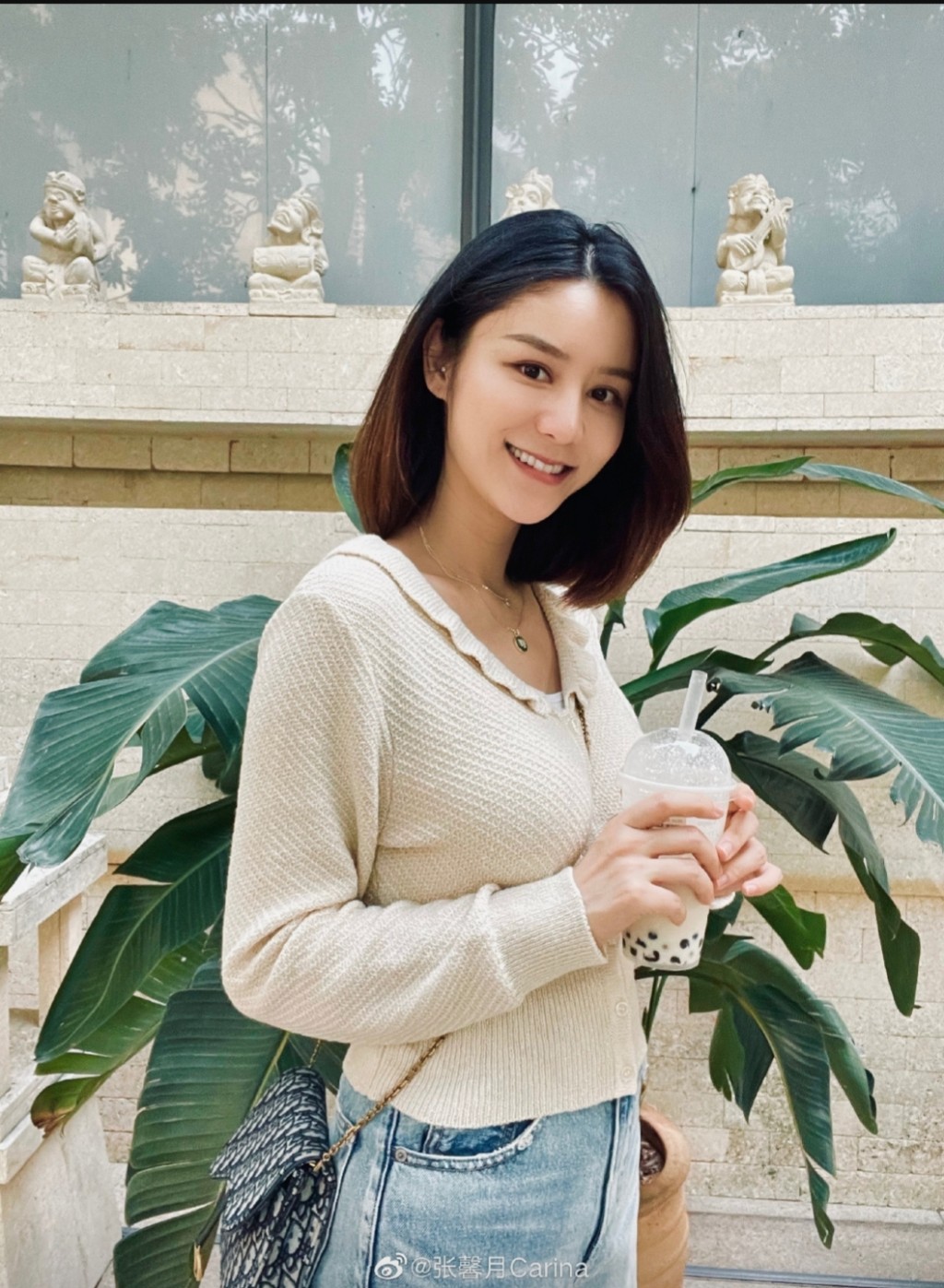 張馨月又晒單頭街拍。