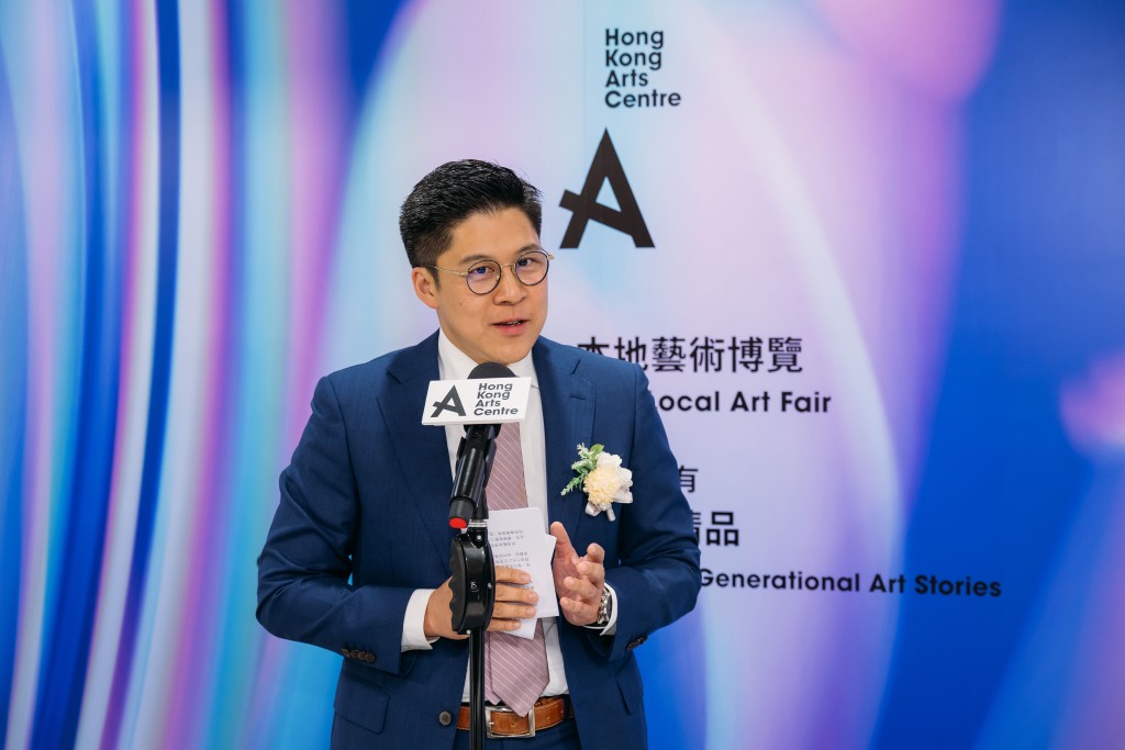 香港藝術發展局主席霍啟剛議員。