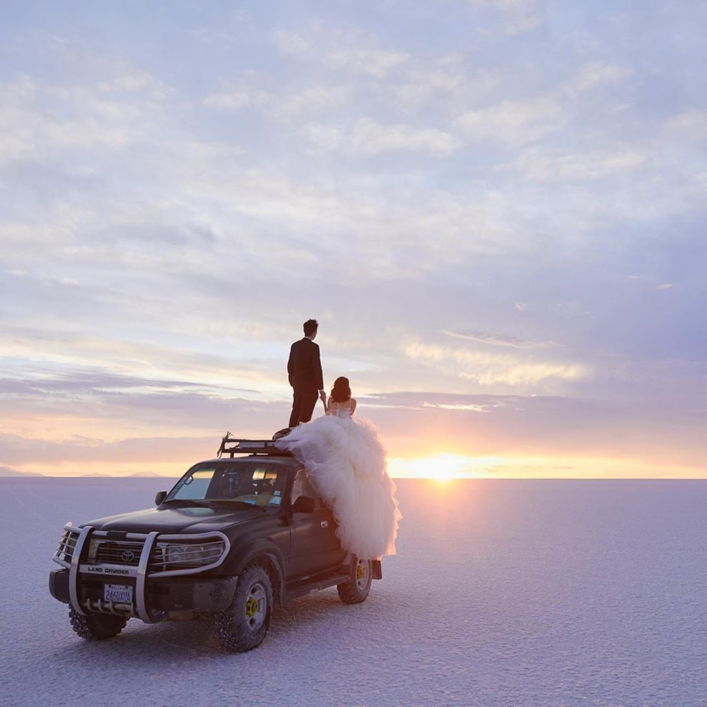 倪晨曦与老公Vincent在玻利维亚拍摄绝美婚照。