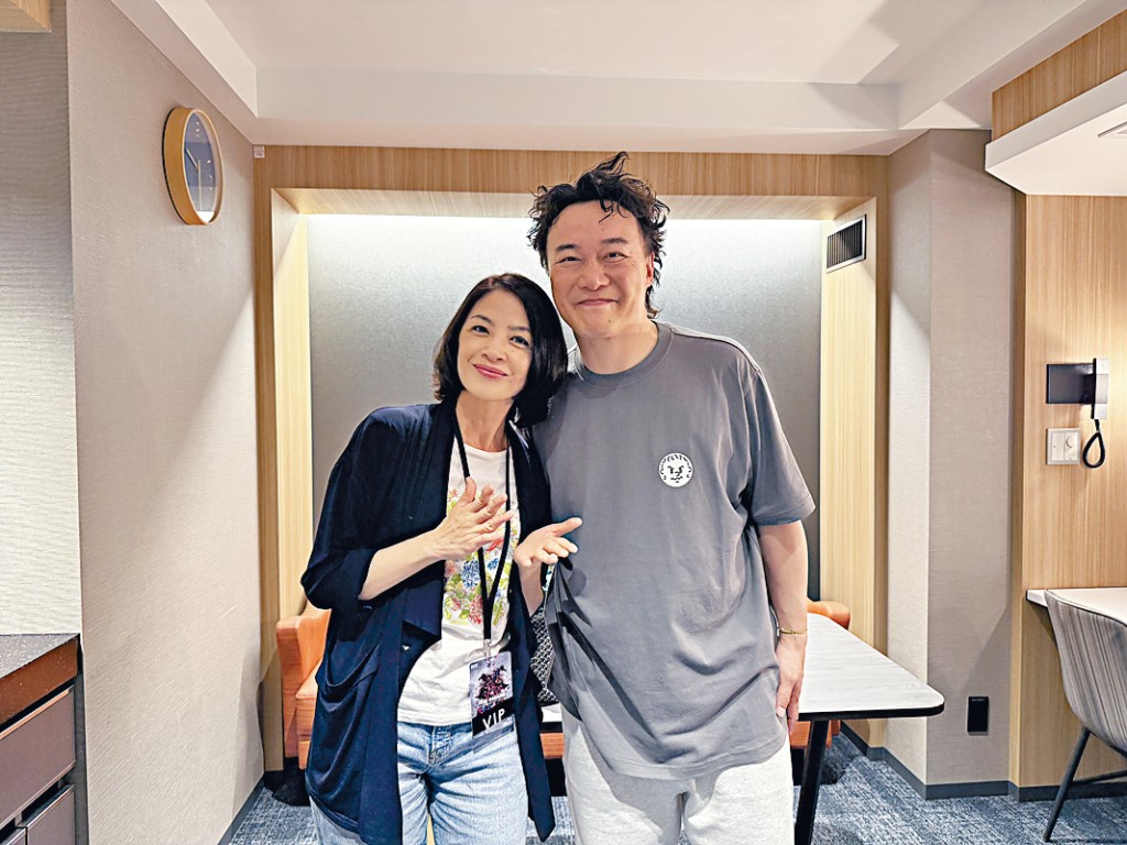 西村由紀江特別買飛入場撐Eason。