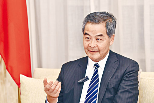 ■梁振英表示,泛民的通病是不懂國情。