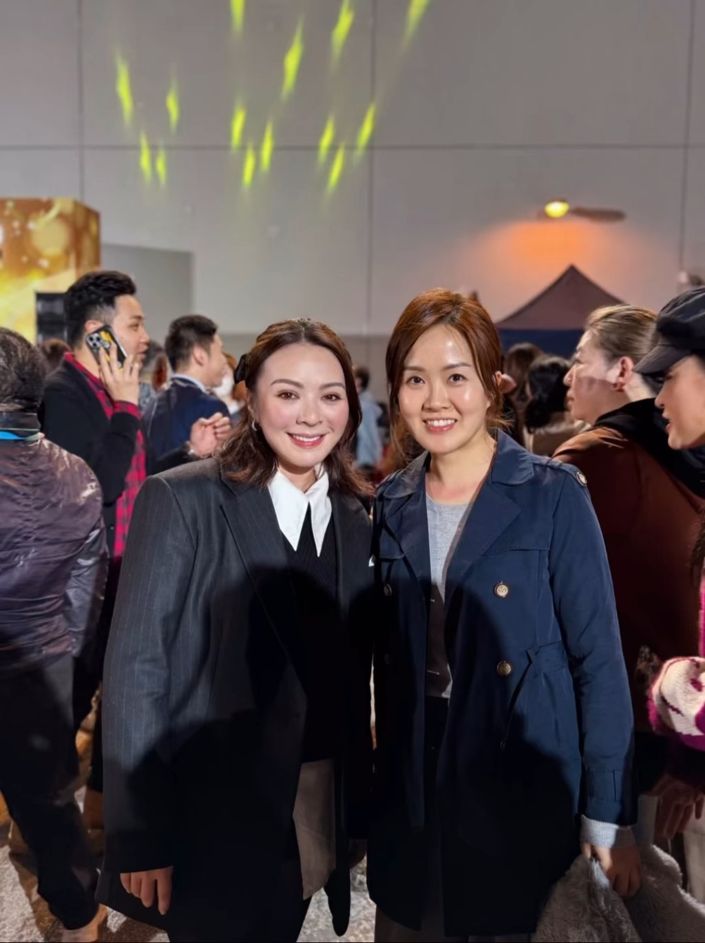 盤翠瑩曾與TVB歌手JW王灝兒合照。 盤翠瑩曾與TVB歌手JW王灝兒合照。