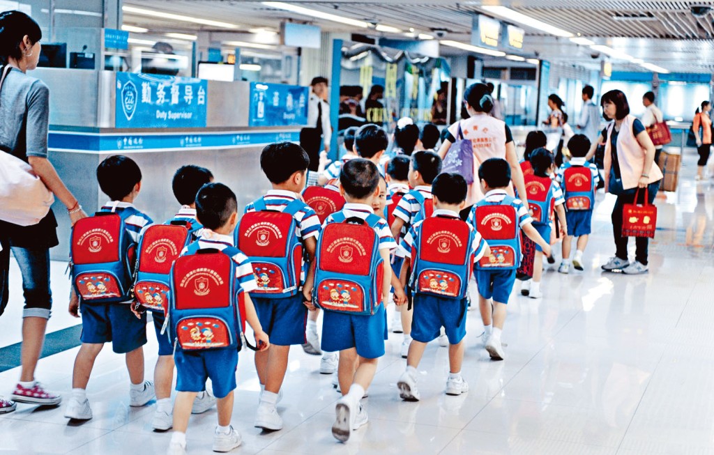 學而思、高思、新東方等著名培訓機構早已經開始一對一輔導。新華社