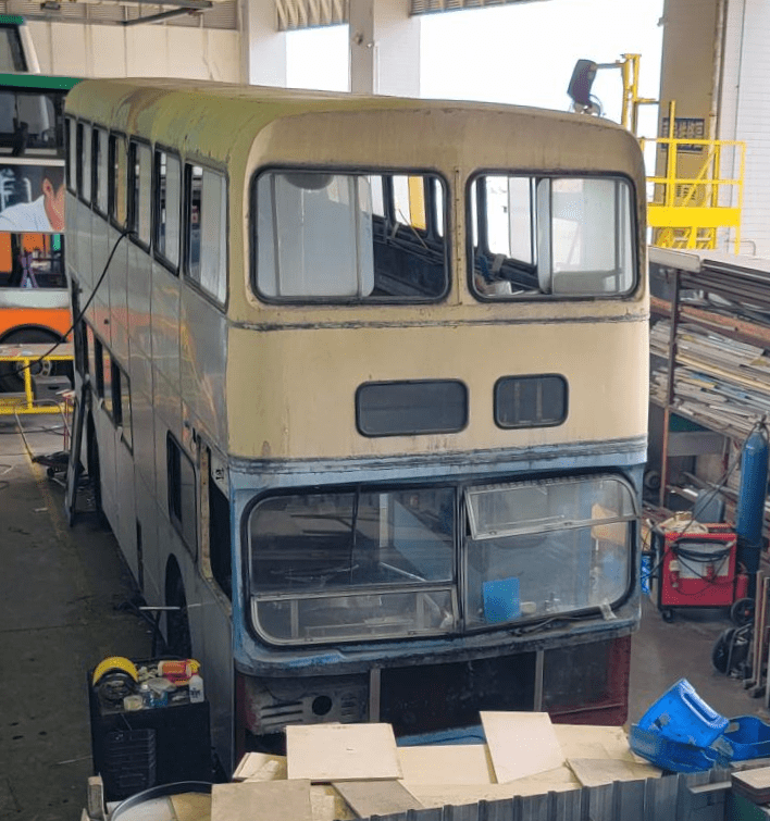 珍寶巴士未復修前，外殼殘舊 。城巴提供照片