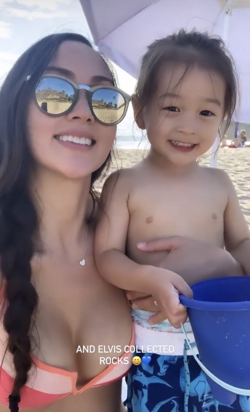 Jessica C抱住好似女仔嘅細仔。