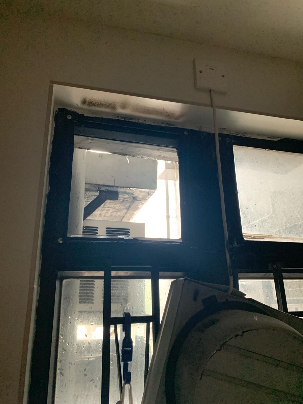 拍氣扇被強風吹塌 拍氣扇被強風吹塌