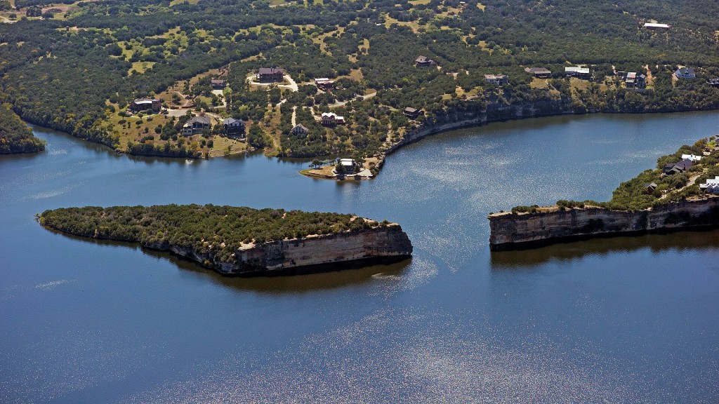 負鼠王國湖（Possum Kingdom Lake）。 維基