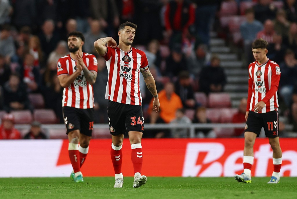 新特兰主场0:5大败予森林。路透社