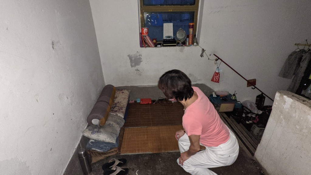 梁美芬日前落區探訪九龍西區內劏房、籠屋、天台屋的居民。梁美芬FB圖片