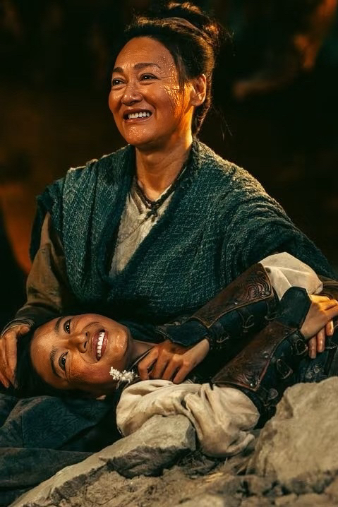 惠英紅被網民封為「氣場最強港味班底」。