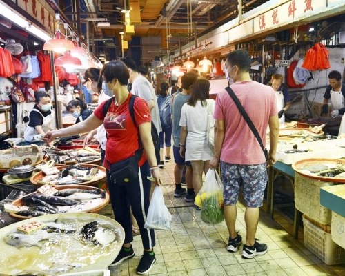 北河街街市今晚提早關閉以便清潔消毒。資料圖片