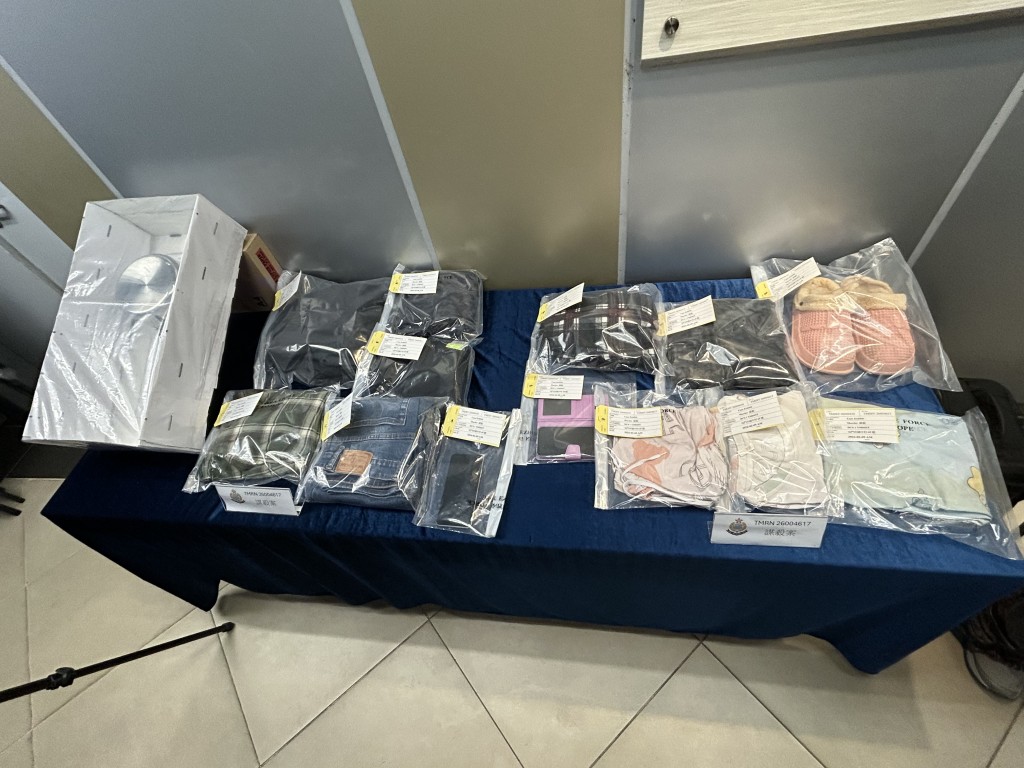 警方展示證物。曾志恒攝 警方展示證物。曾志恒攝