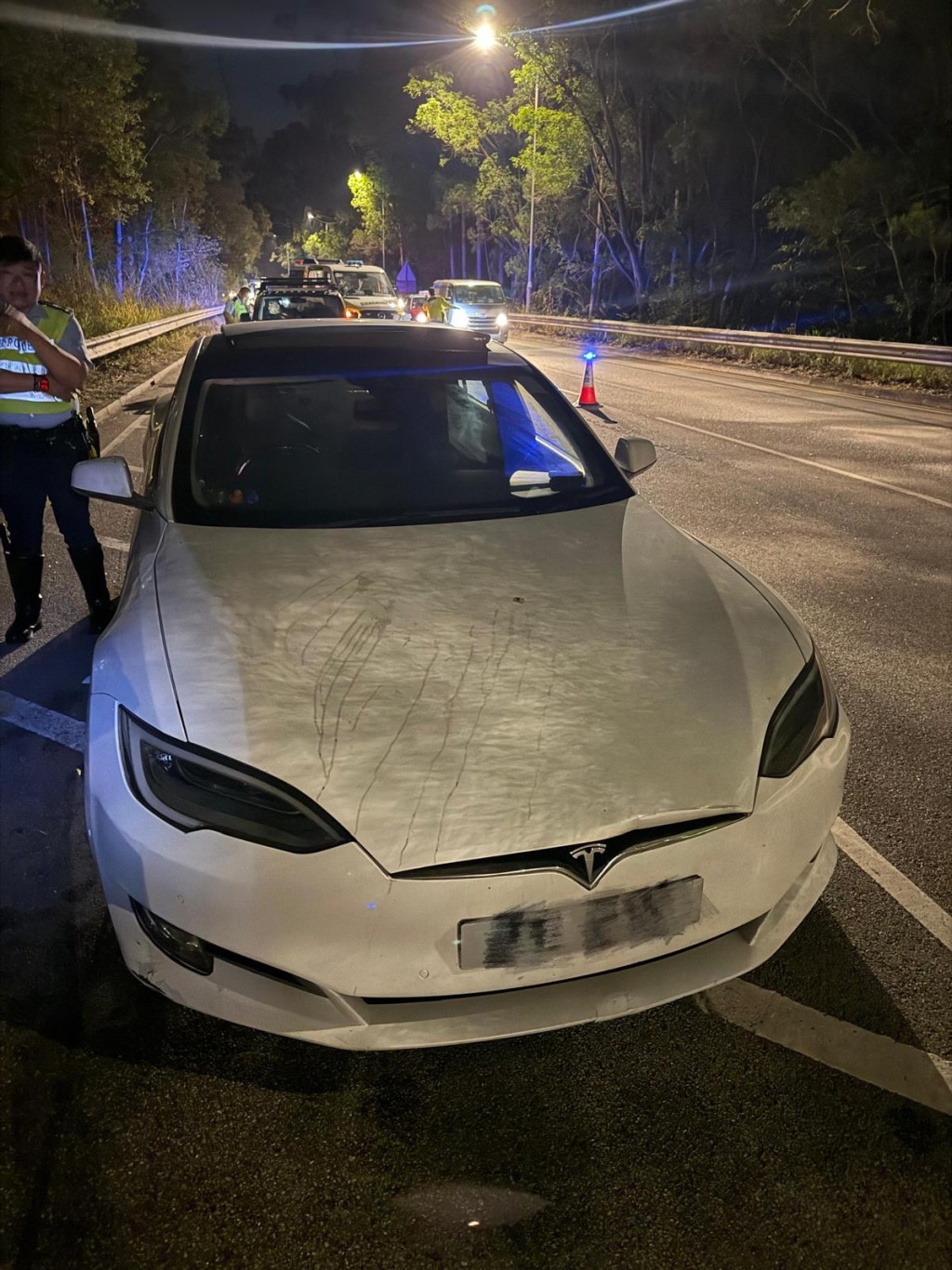 警新界北打击酒驾及交通违例 拘捕4名男子 包括一名通缉人士。警方图片