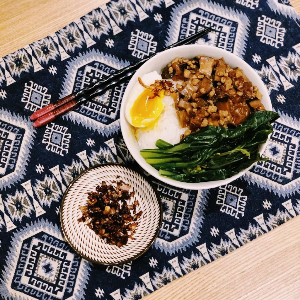 天頤首次炮製台式滷肉飯,獲老公讚有台灣便利店水準。