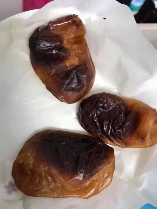 有網友將煮得不好的年糕分享。 有網友將煮得不好的年糕分享。