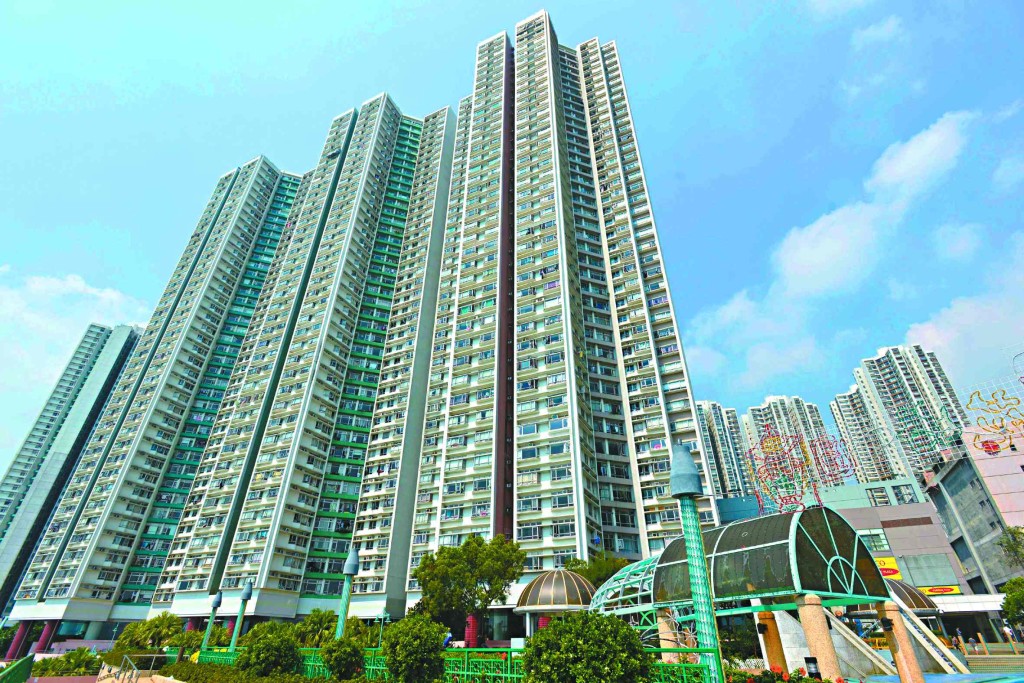 前新闻统筹专员冯炜光，上月以950万沽海怡半岛。