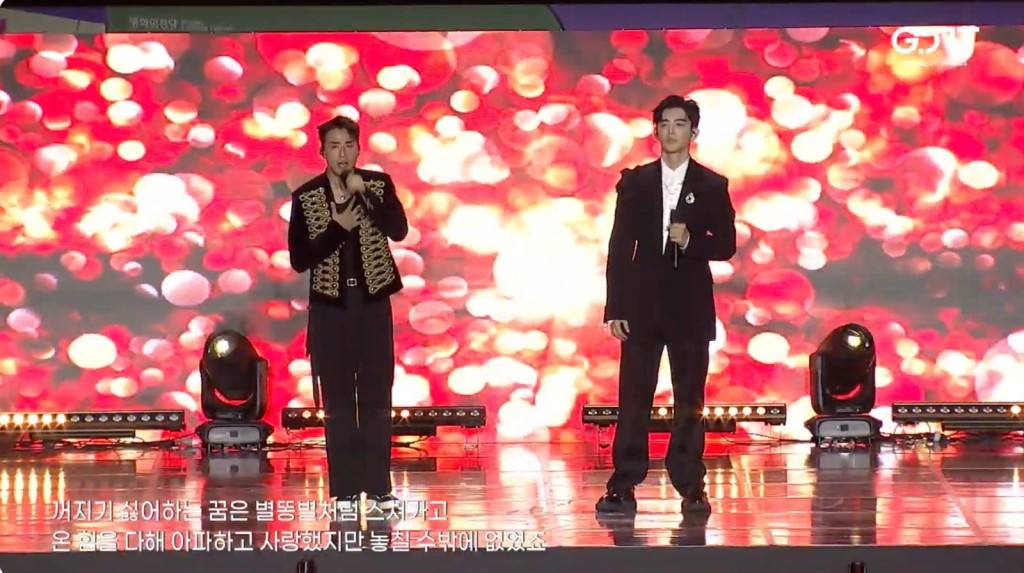 AK與蕭子墨一同合唱蕭子墨創作的新歌。 AK與蕭子墨一同合唱蕭子墨創作的新歌。