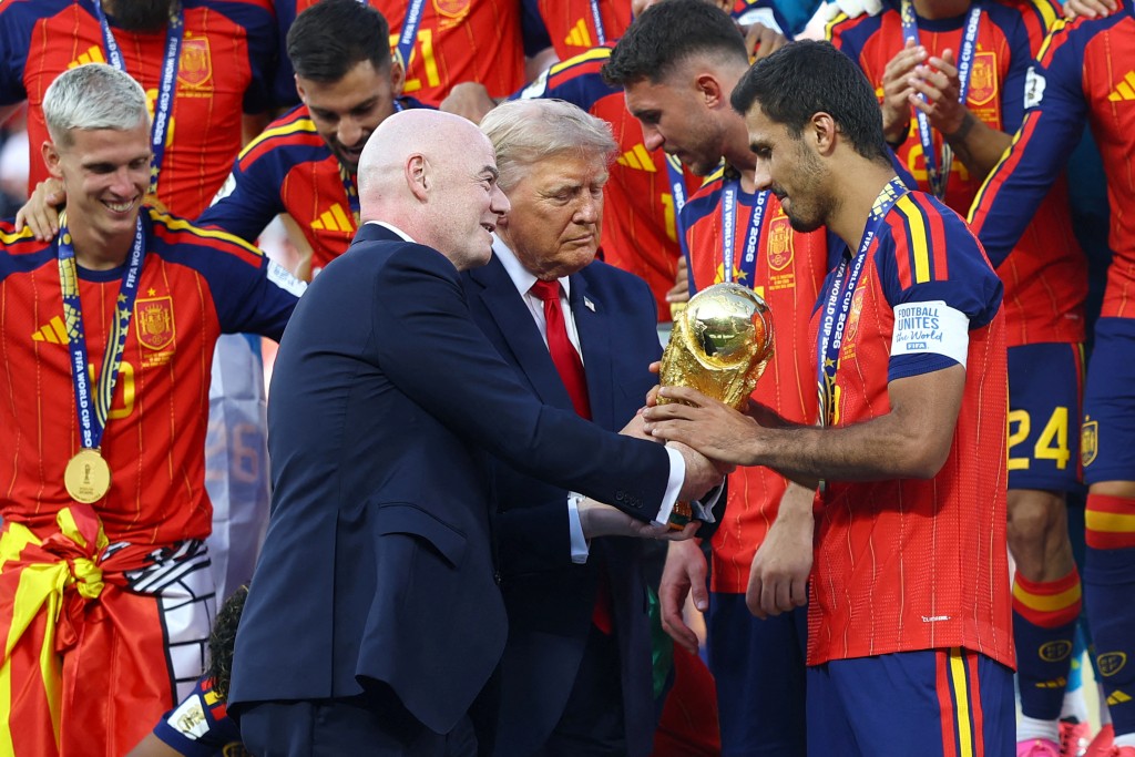 FIFA主席恩芬天奴企圖出售賽事主辦權牟利牽涉美國政商勢力。路透社
