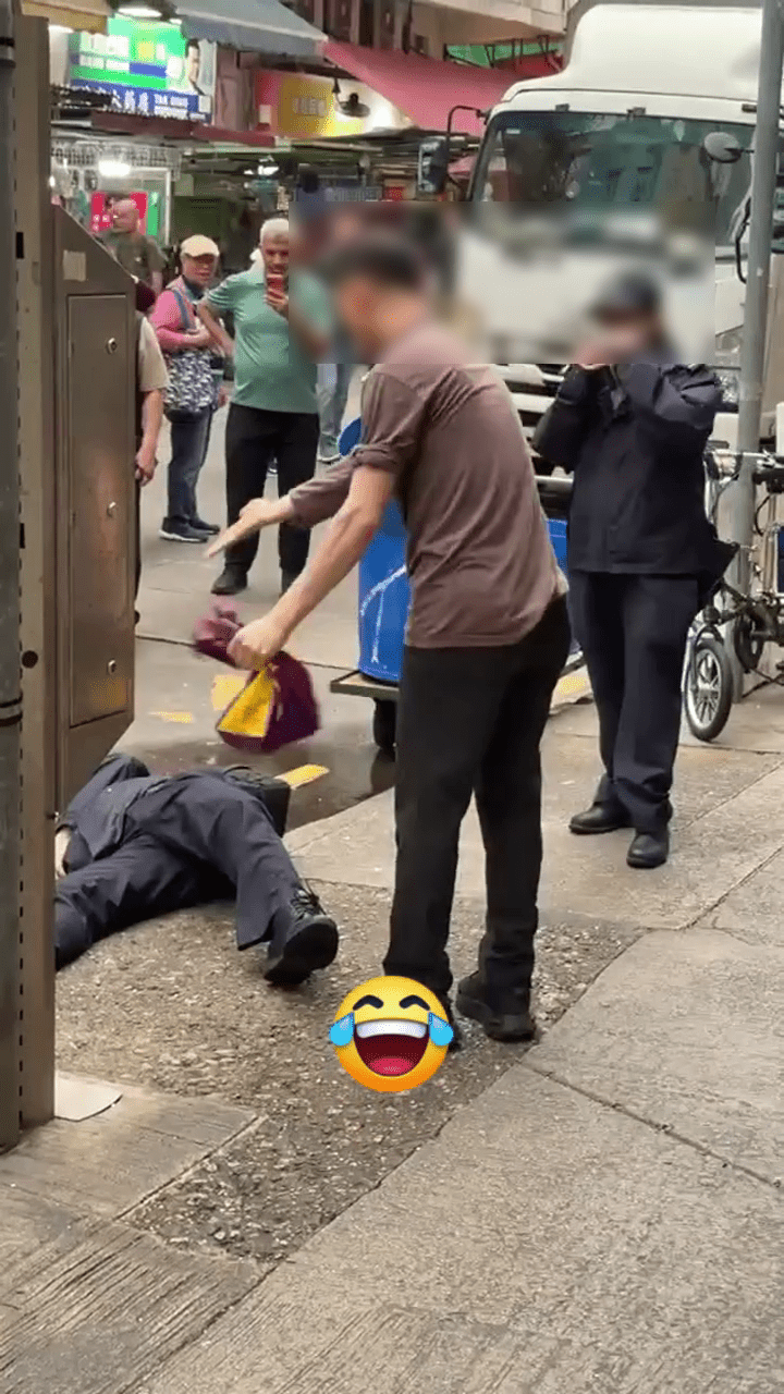 男子惡人先告狀稱「佢依家扮咩嘢啫」。 男子惡人先告狀稱「佢依家扮咩嘢啫」。