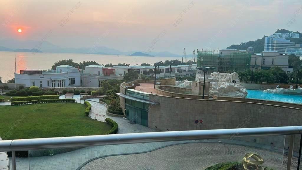 貝沙灣豪宅景觀開揚，可望到遼闊日落海景美景。